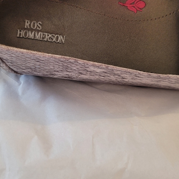 Shoes - Picture 2 of 8